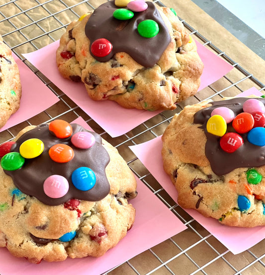 6oz. M&M Cookie